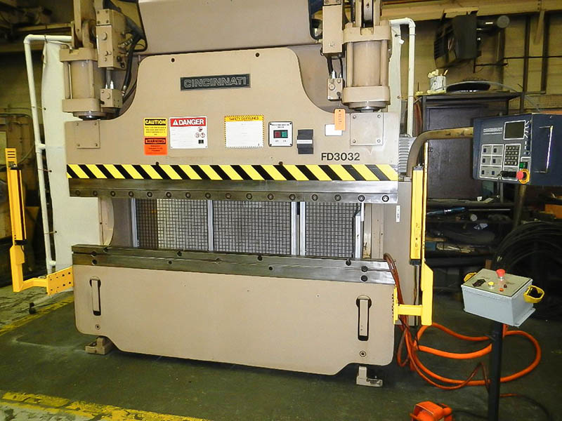 Machinery Values, Inc. 135 Ton 96'' Bed Cincinnati 135CBIIX6 PRESS