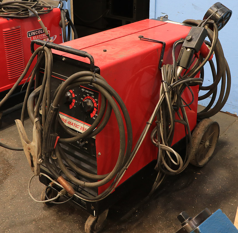 250 Amp Lincoln WIREMATIC 255 ARC WELDER (Ref No 160884) Machinery