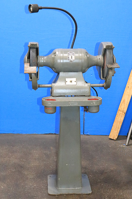 1HP Motor 10'' Whl Dia Stanley 610G, PEDESTAL BASE, SHELVES IN BACK OF